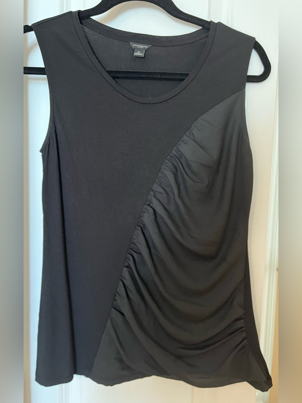 Ann Taylor Black Sleeveless Ruched-Panel Tank Top